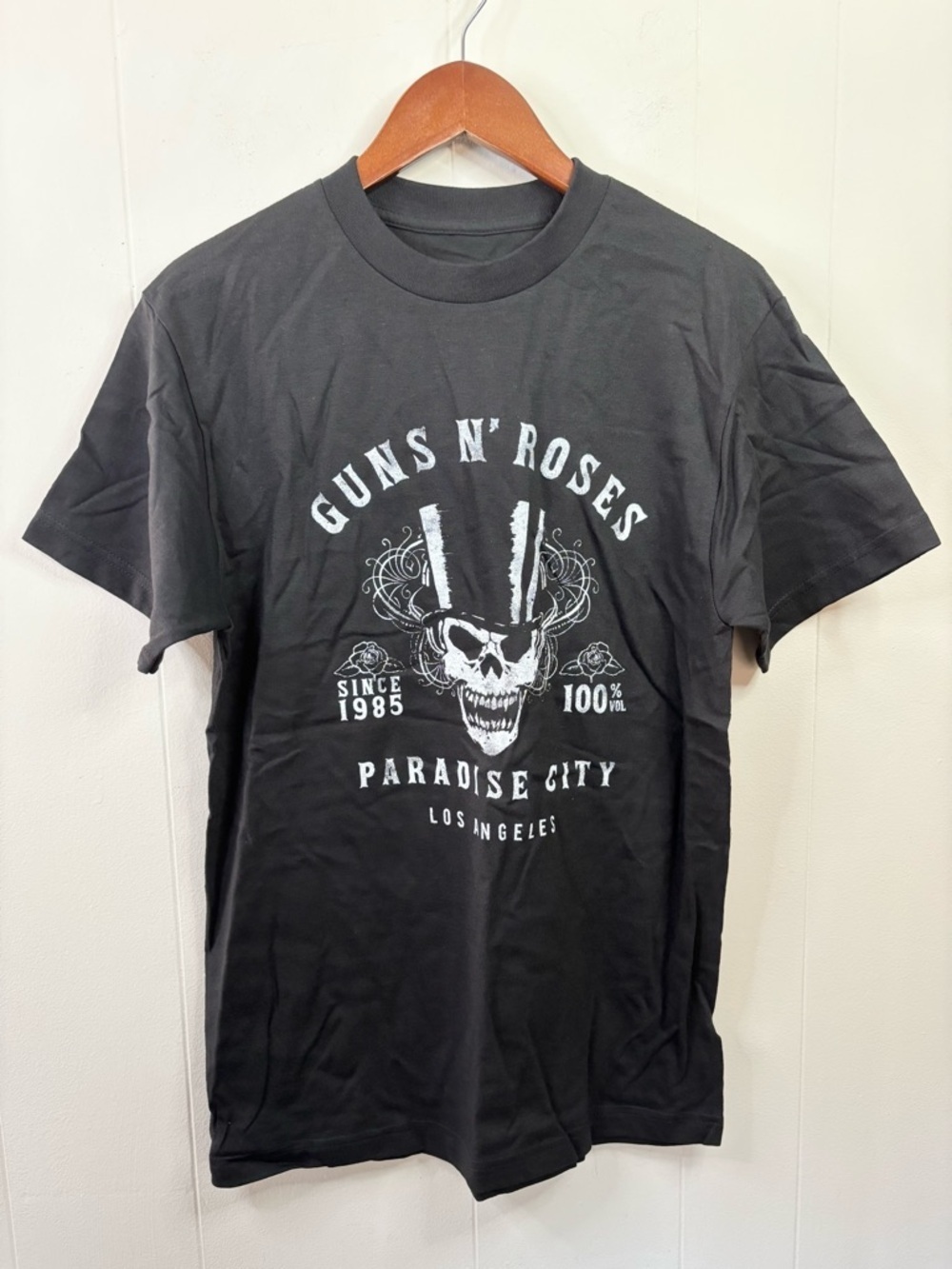 Guns N Roses Black Paradise City Graphic Tee band size M new unisex